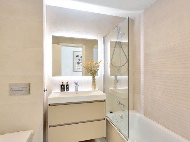 2 Bedrooms Apartment in Elviria
