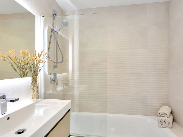2 Bedrooms Apartment in Elviria