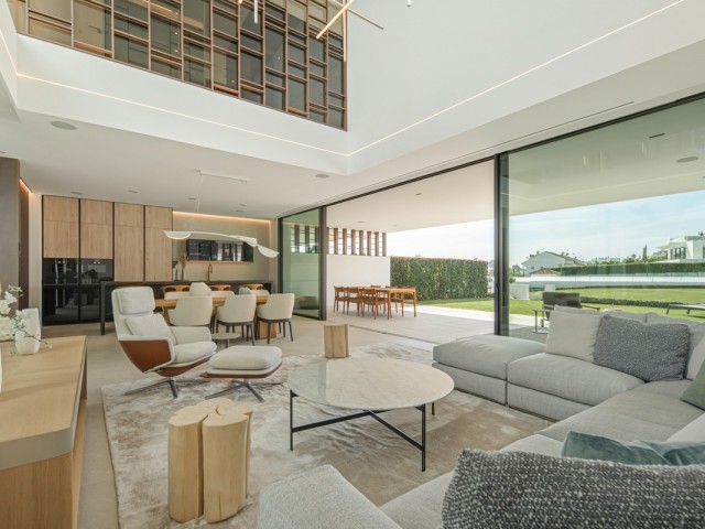3 Bedrooms Villa in The Golden Mile