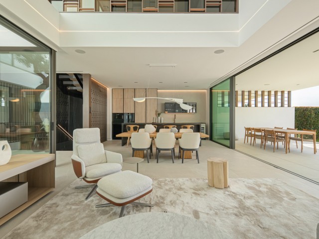 3 Bedrooms Villa in The Golden Mile