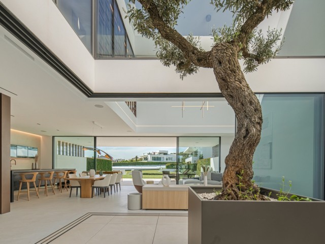 3 Bedrooms Villa in The Golden Mile