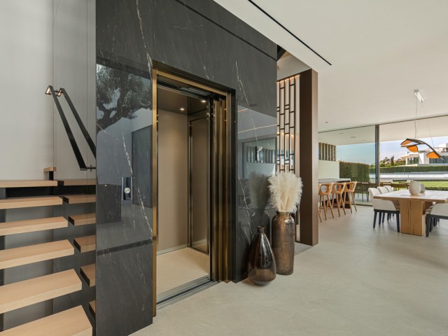 3 Bedrooms Villa in The Golden Mile