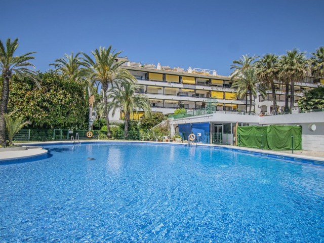 Apartment, The Golden Mile, R5330335