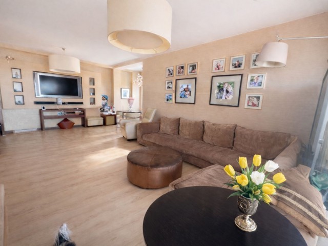 3 Schlafzimmer Apartment in Benahavís