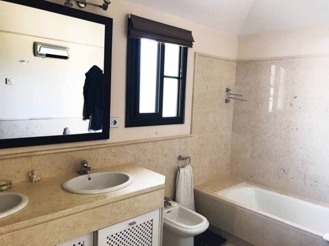 3 Soveroms Leilighet i Benahavís