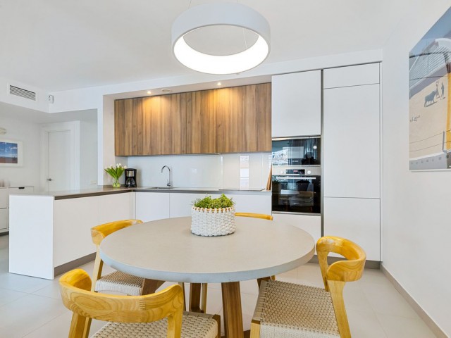 Apartamento con 3 Dormitorios  en Benalmadena Costa