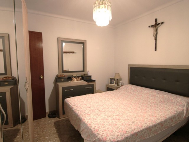 Apartamento con 5 Dormitorios  en Guaro