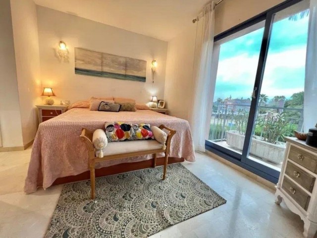 5 Slaapkamer Rijtjeshuis in Nueva Andalucía