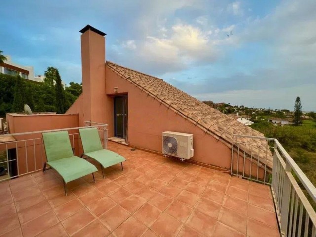 5 Slaapkamer Rijtjeshuis in Nueva Andalucía