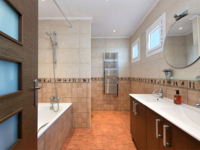 3 Schlafzimmer Villa in Cabopino