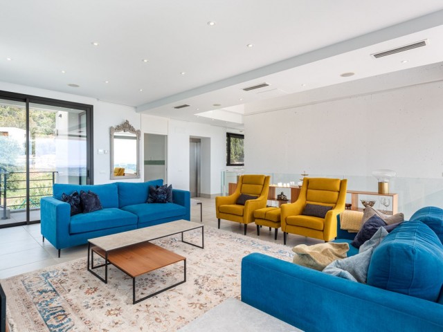 4 Bedrooms Villa in Mijas