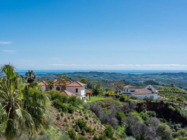 4 Bedrooms Villa in Mijas
