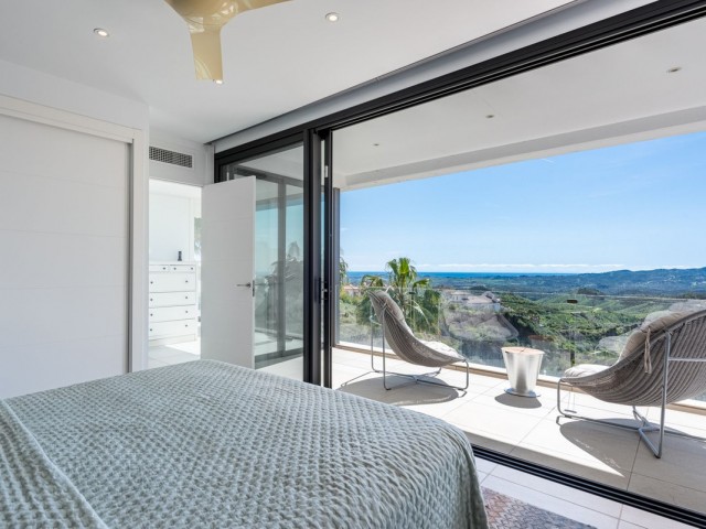 4 Bedrooms Villa in Mijas