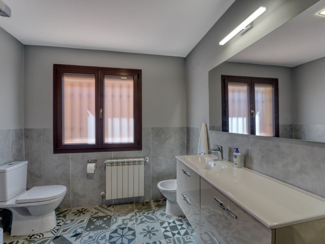 5 Makuuhuoneen Huvila Guadalmina Alta