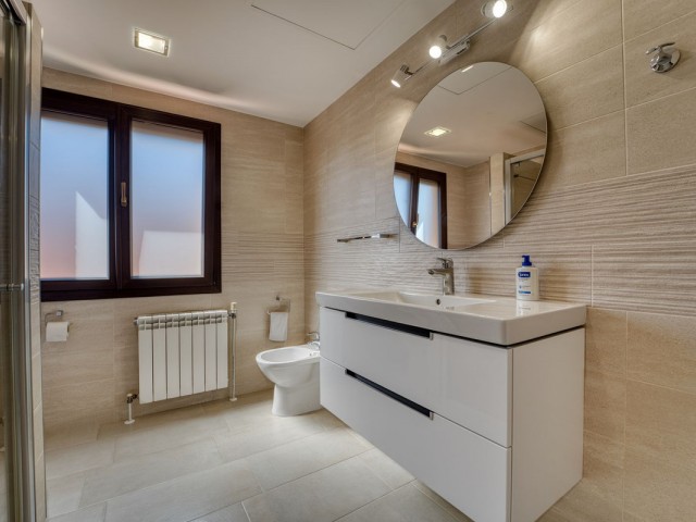 5 Makuuhuoneen Huvila Guadalmina Alta