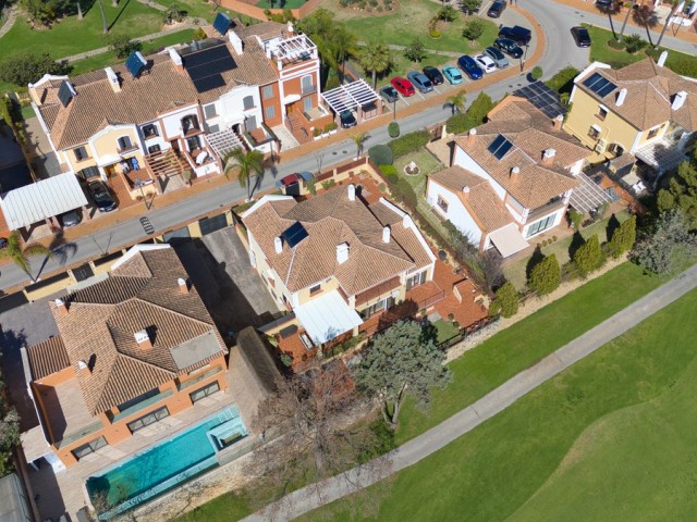 5 Makuuhuoneen Huvila Guadalmina Alta