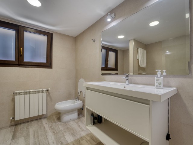 5 Makuuhuoneen Huvila Guadalmina Alta