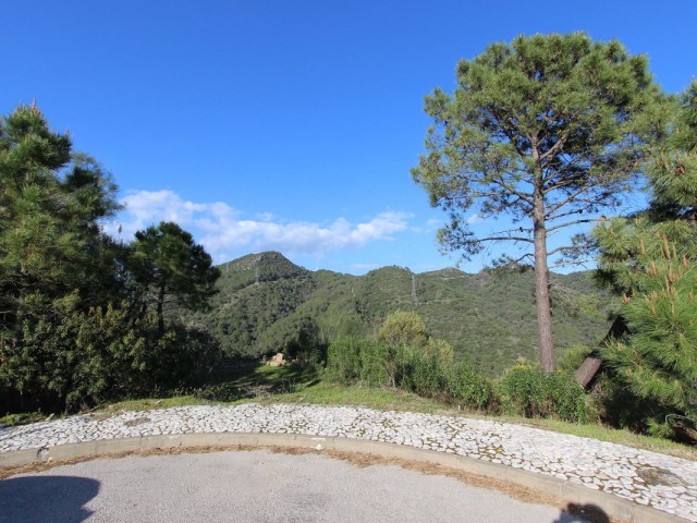  Grundstück in Benahavís