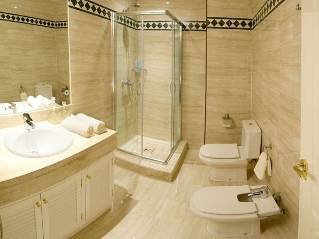 2 Bedrooms Apartment in Nueva Andalucía