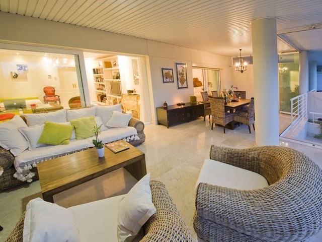 2 Bedrooms Apartment in Nueva Andalucía