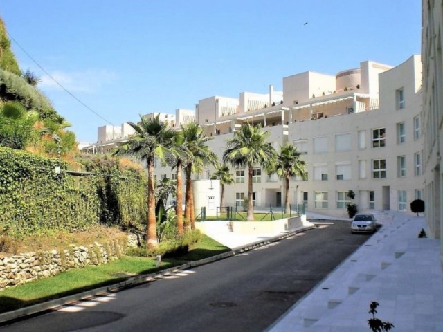 2 Bedrooms Apartment in Nueva Andalucía