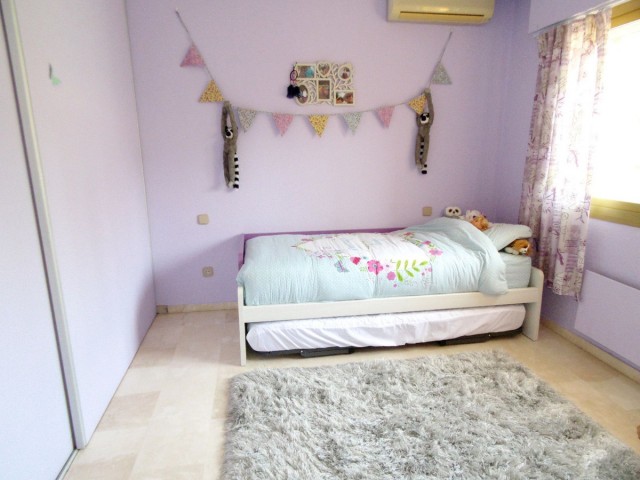 4 Schlafzimmer Villa in Sierrezuela