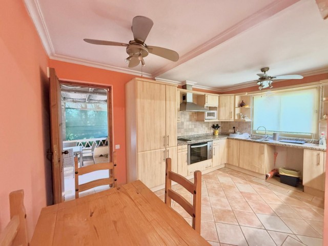 Villa con 4 Dormitorios  en Sierrezuela