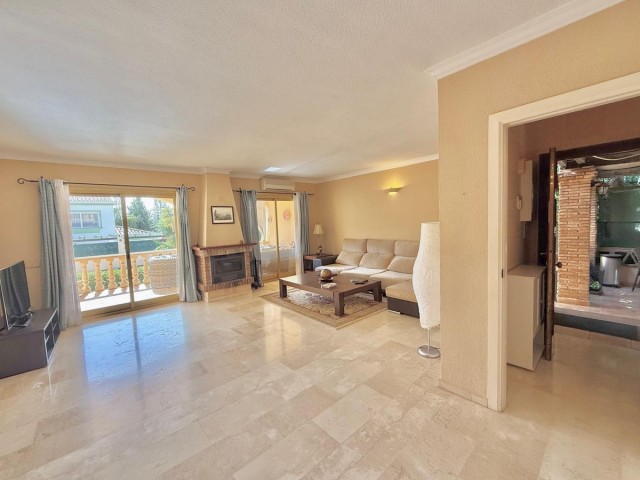 Villa con 4 Dormitorios  en Sierrezuela