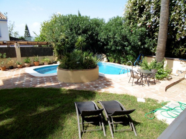 Villa con 4 Dormitorios  en Sierrezuela