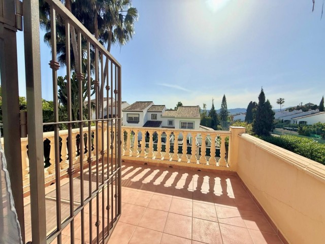 Villa con 4 Dormitorios  en Sierrezuela
