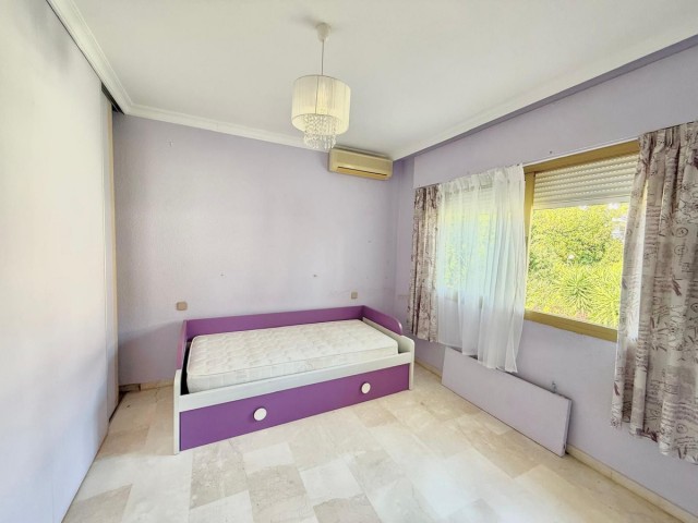 Villa con 4 Dormitorios  en Sierrezuela