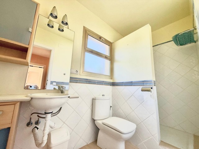 Villa con 4 Dormitorios  en Sierrezuela