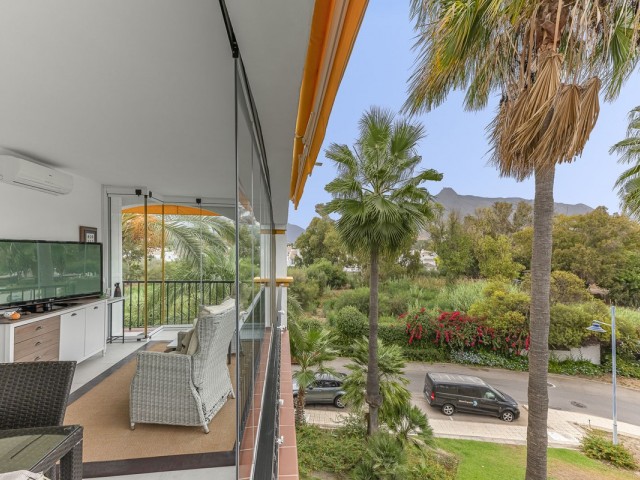 2 Bedrooms Apartment in Nueva Andalucía