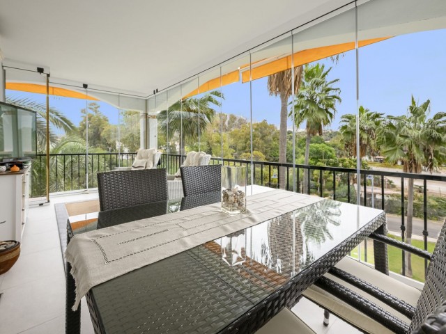 2 Bedrooms Apartment in Nueva Andalucía