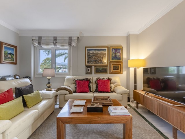 2 Bedrooms Apartment in Nueva Andalucía