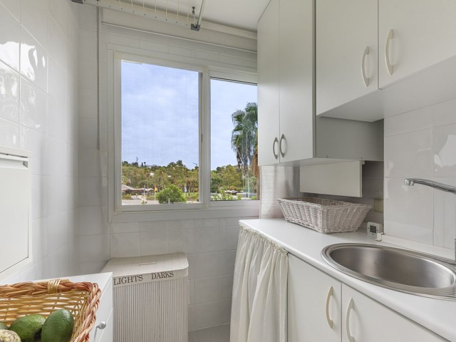 2 Bedrooms Apartment in Nueva Andalucía