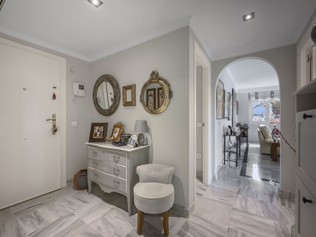 2 Bedrooms Apartment in Nueva Andalucía