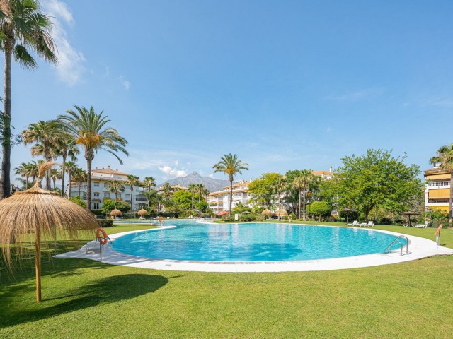 2 Bedrooms Apartment in Nueva Andalucía