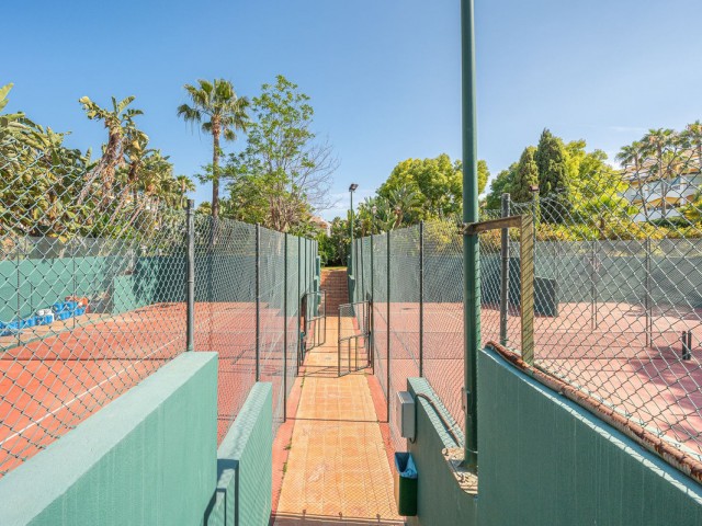 2 Bedrooms Apartment in Nueva Andalucía