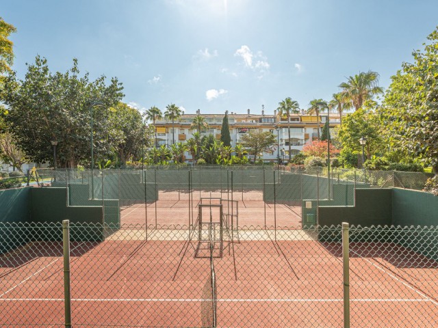 2 Bedrooms Apartment in Nueva Andalucía