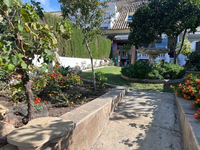 4 Schlafzimmer Reihenhaus in Estepona