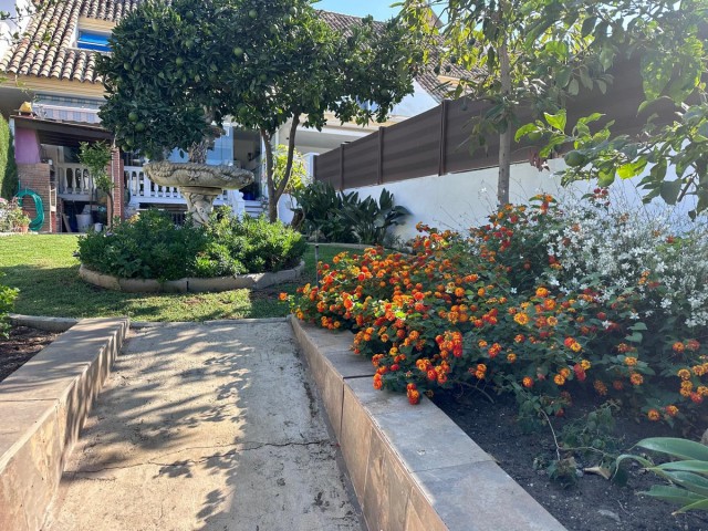 4 Schlafzimmer Reihenhaus in Estepona