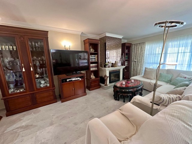 4 Schlafzimmer Reihenhaus in Estepona