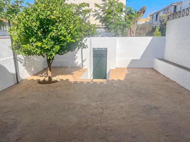 2 Bedrooms Villa in Marbella