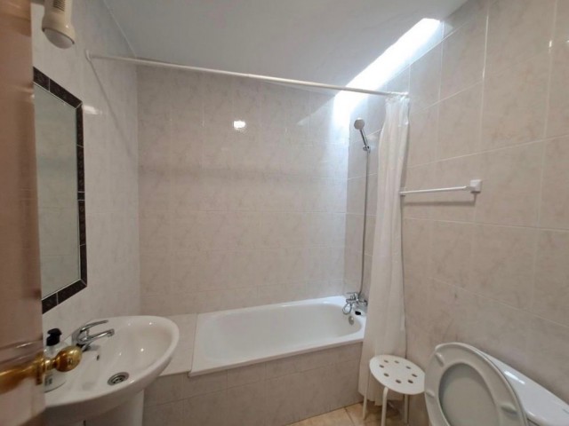 Commercial avec 0 Chambres  à Marbella