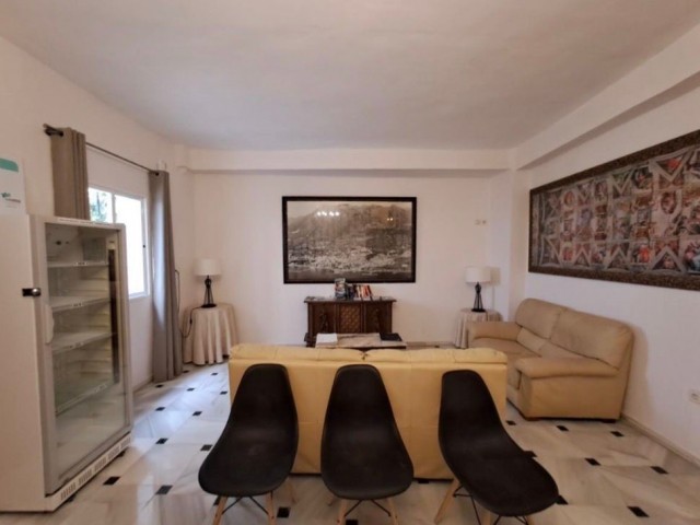 Commercial avec 0 Chambres  à Marbella