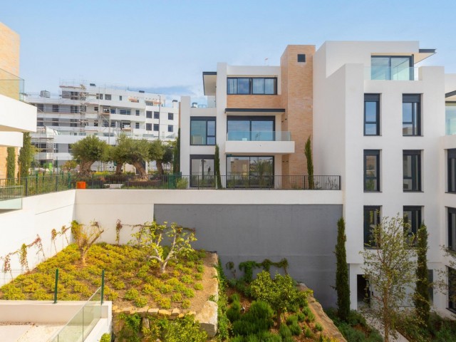 2 Bedrooms Apartment in Estepona