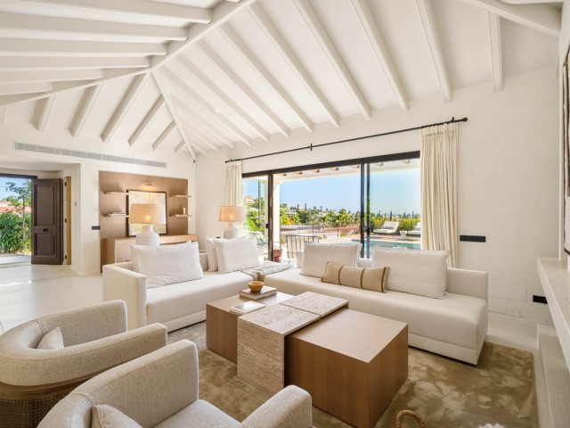 4 Schlafzimmer Villa in Nueva Andalucía