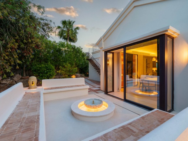 Villa con 4 Dormitorios  en Nueva Andalucía