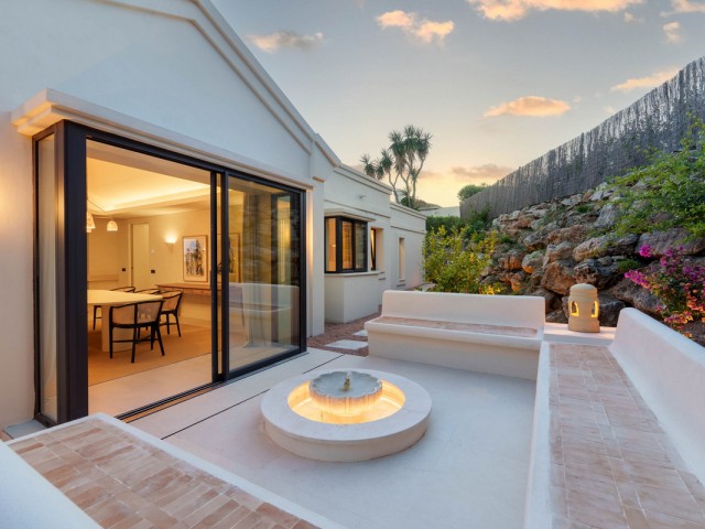 Villa con 4 Dormitorios  en Nueva Andalucía